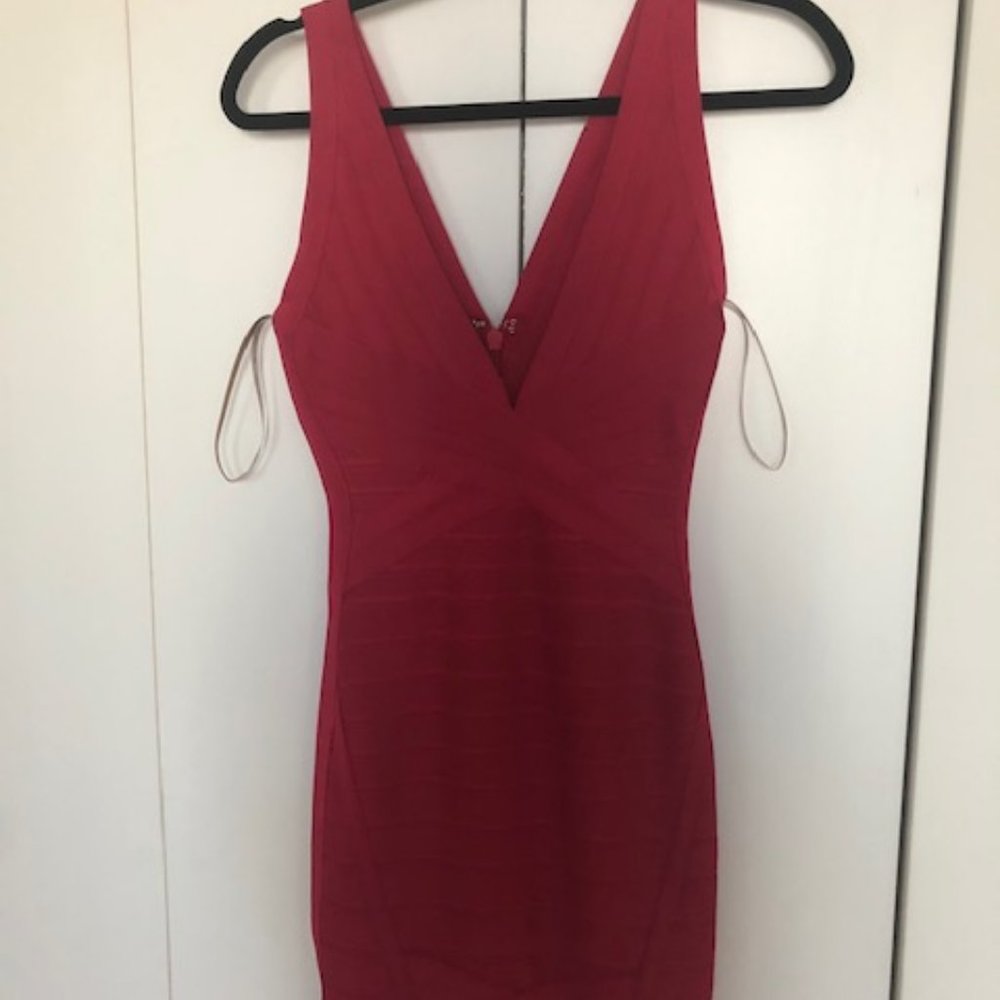100 % Authentic Herve Leger iconic bandage dress xs